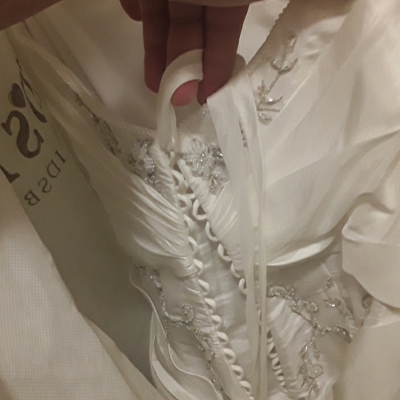 David's Bridal Wedding Dress - Picture 2 of 4